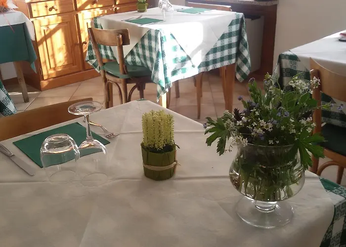 Nonaj Hotel *